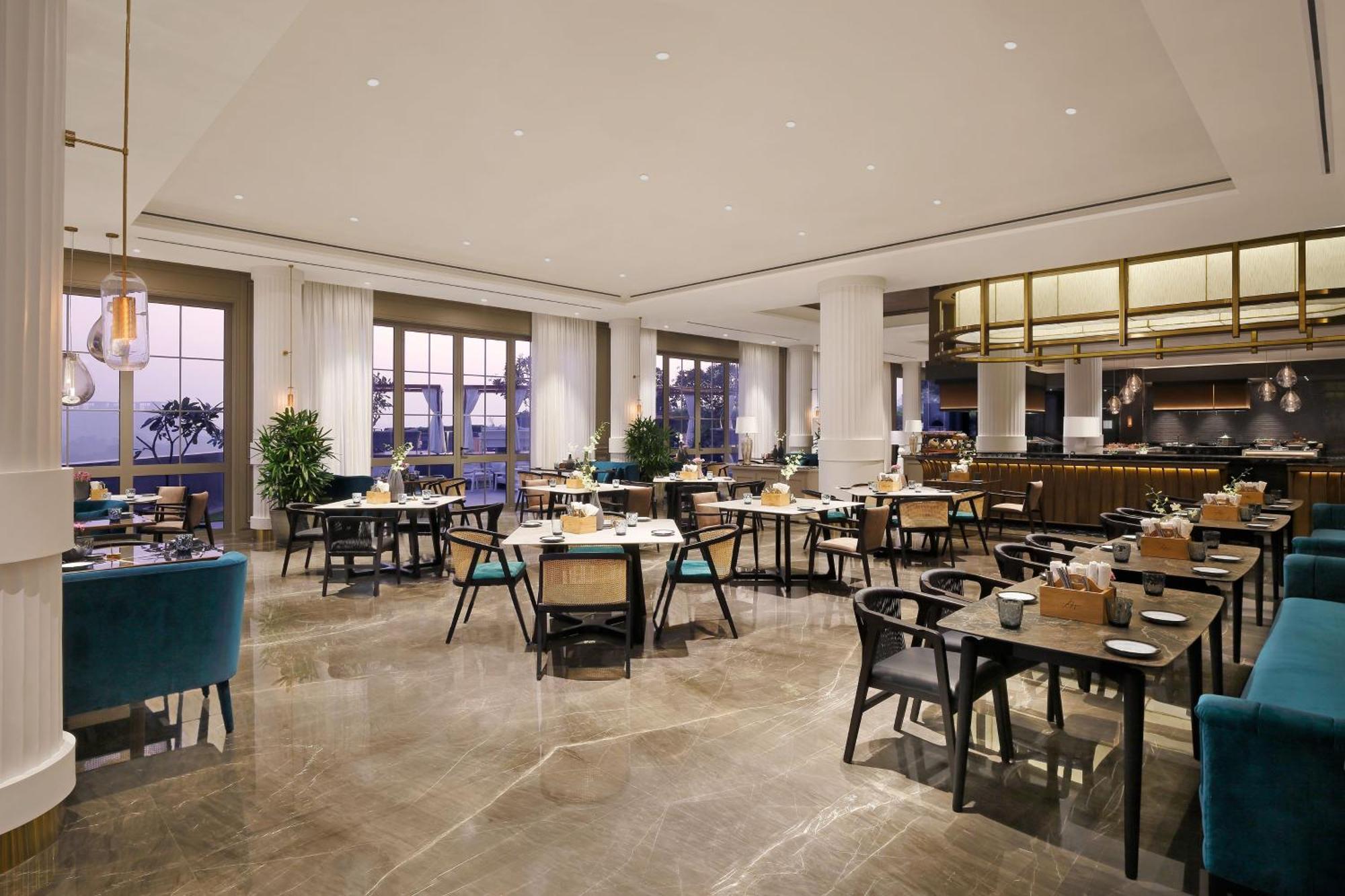 The Westin Pune Koregaon Park Екстериор снимка