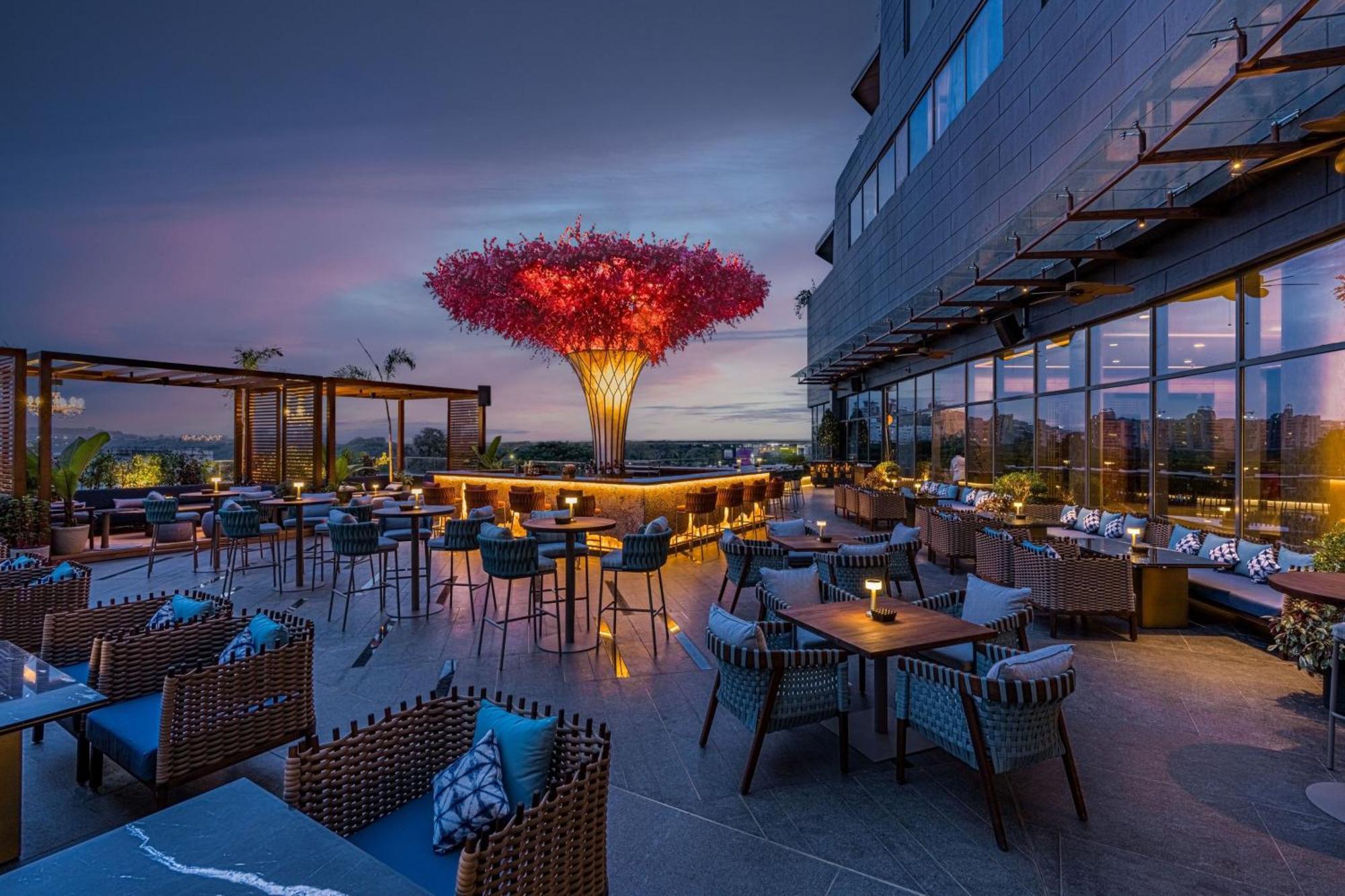 The Westin Pune Koregaon Park Екстериор снимка