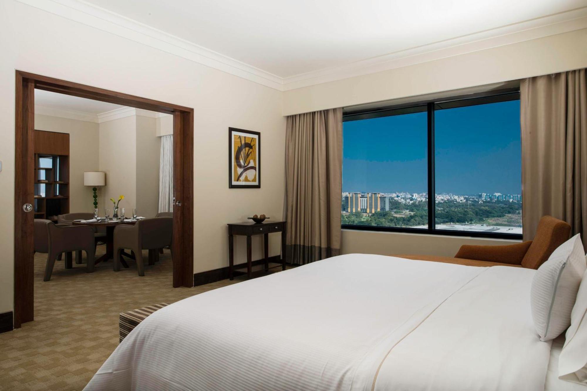 The Westin Pune Koregaon Park Екстериор снимка