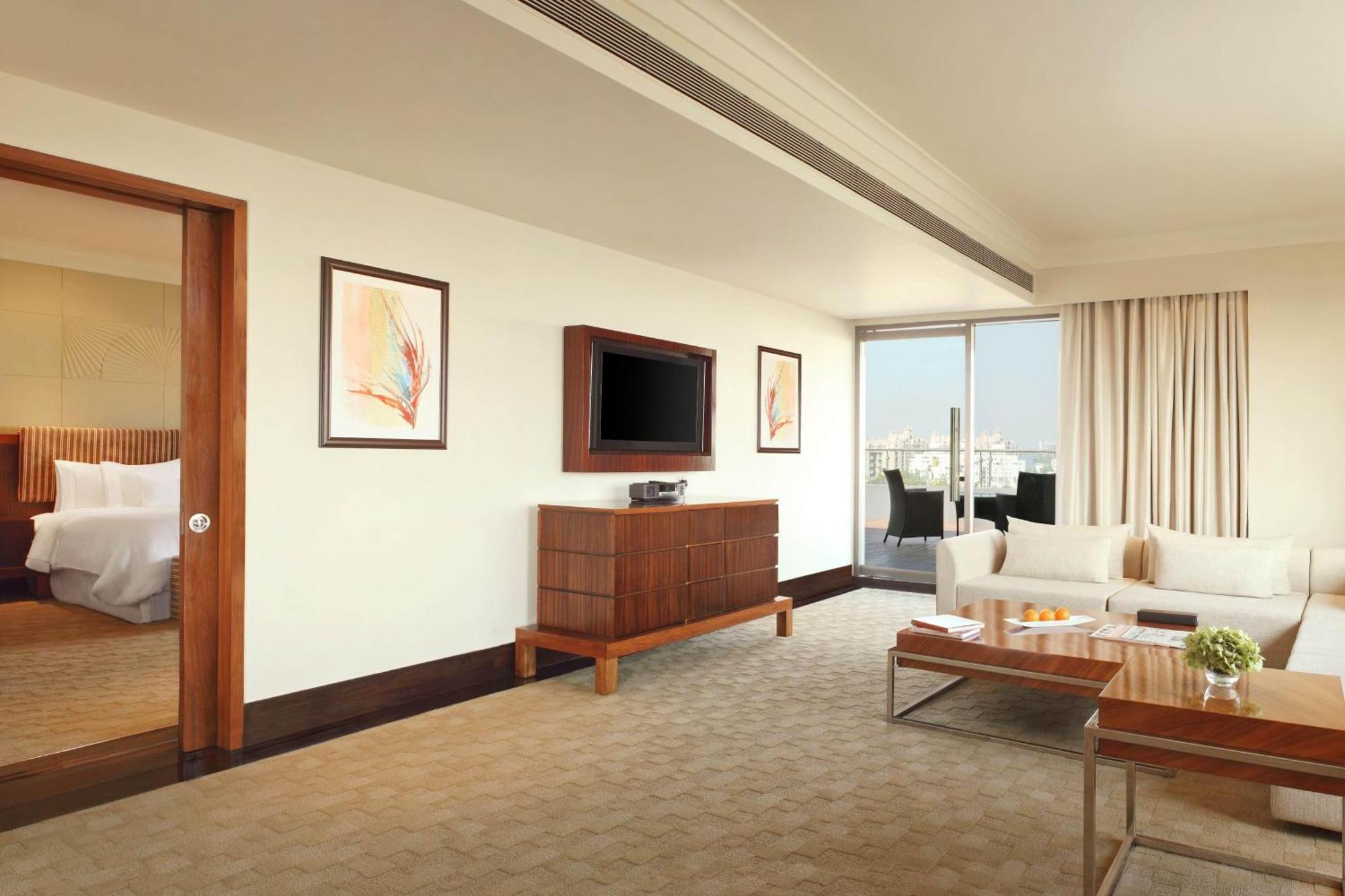 The Westin Pune Koregaon Park Екстериор снимка