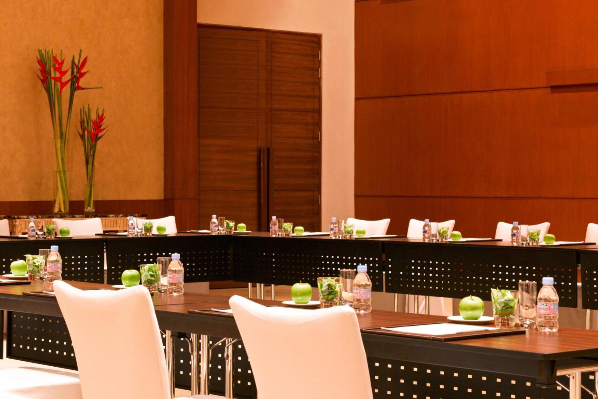 The Westin Pune Koregaon Park Екстериор снимка